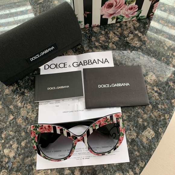 dolce & Cabbana sunglasses authentic with receipt - Picture 1 of 7